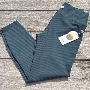 VUORI Inversion Rib Legging Moss teal SIZE medium NWT Performance Legging